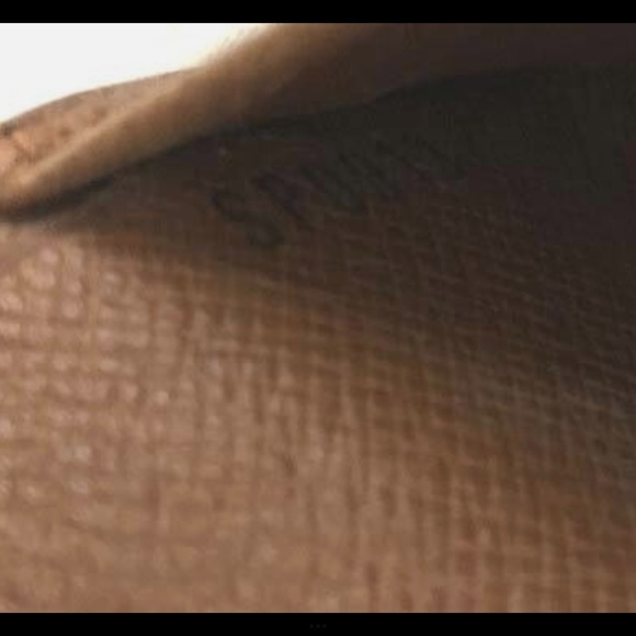 Louis Vuitton Monogram Medium Size Trifold Wallet with Dustbag - Picture 16 of 16